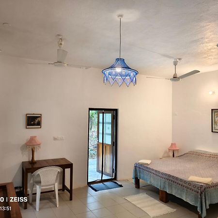 Isai Ambalam Guest House Pondicherry Exteriör bild