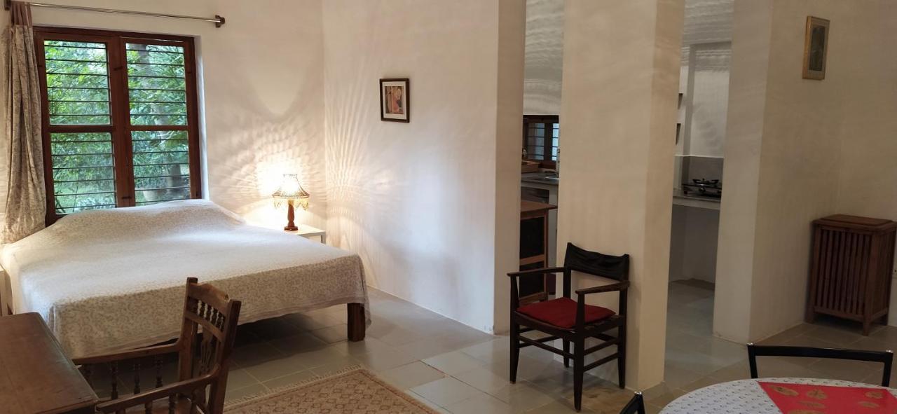 Isai Ambalam Guest House Pondicherry Exteriör bild