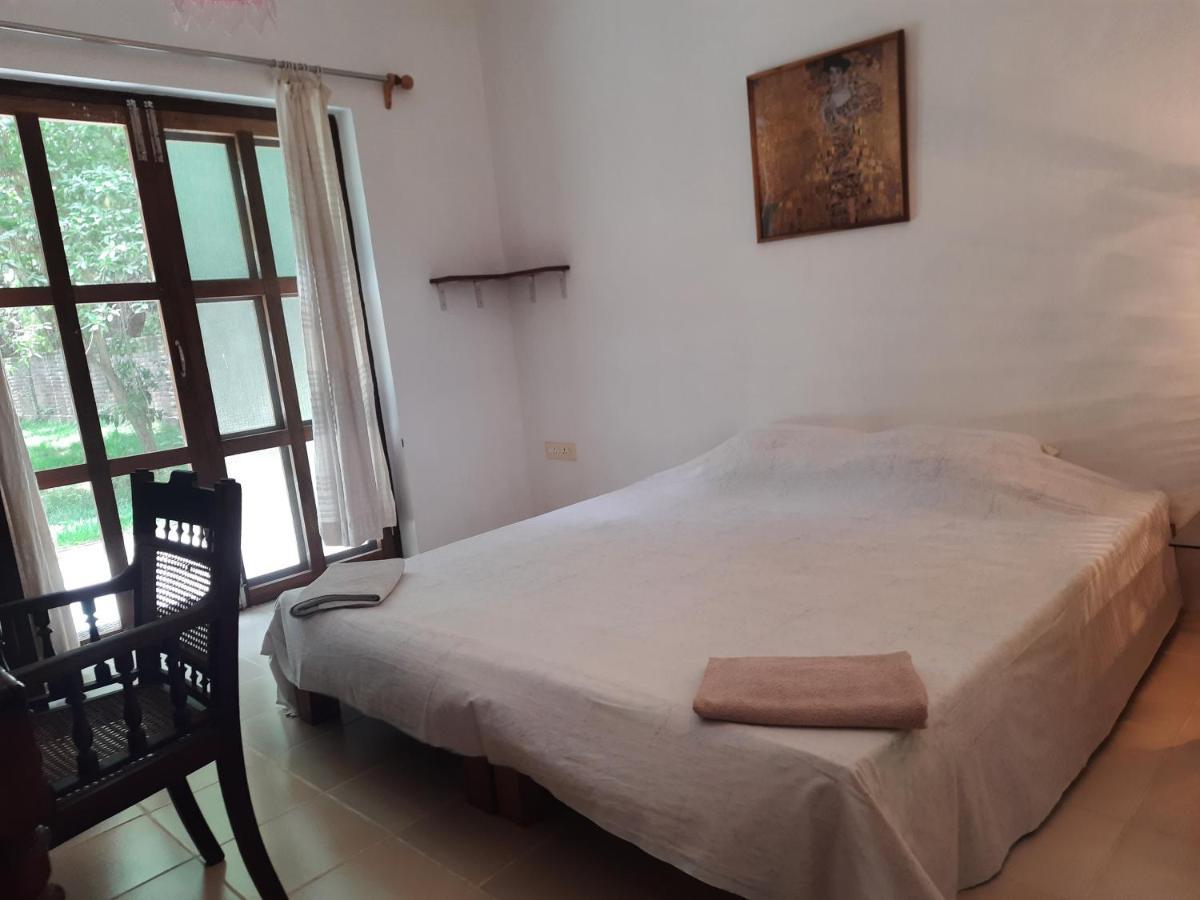 Isai Ambalam Guest House Pondicherry Exteriör bild