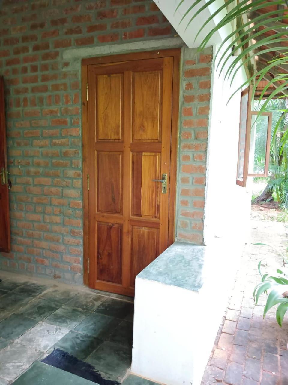 Isai Ambalam Guest House Pondicherry Exteriör bild
