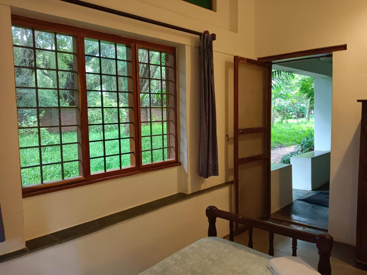 Isai Ambalam Guest House Pondicherry Exteriör bild