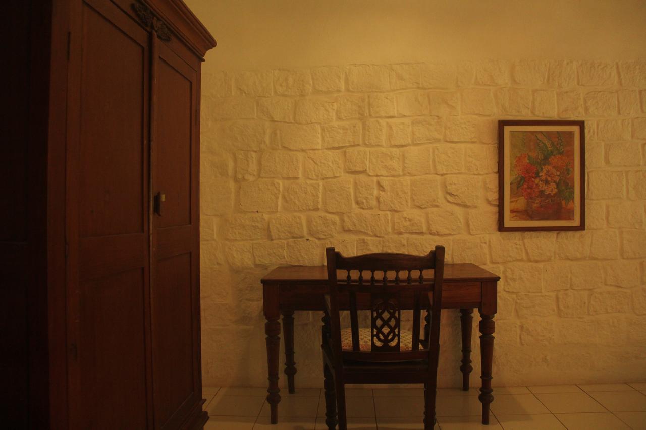 Isai Ambalam Guest House Pondicherry Exteriör bild