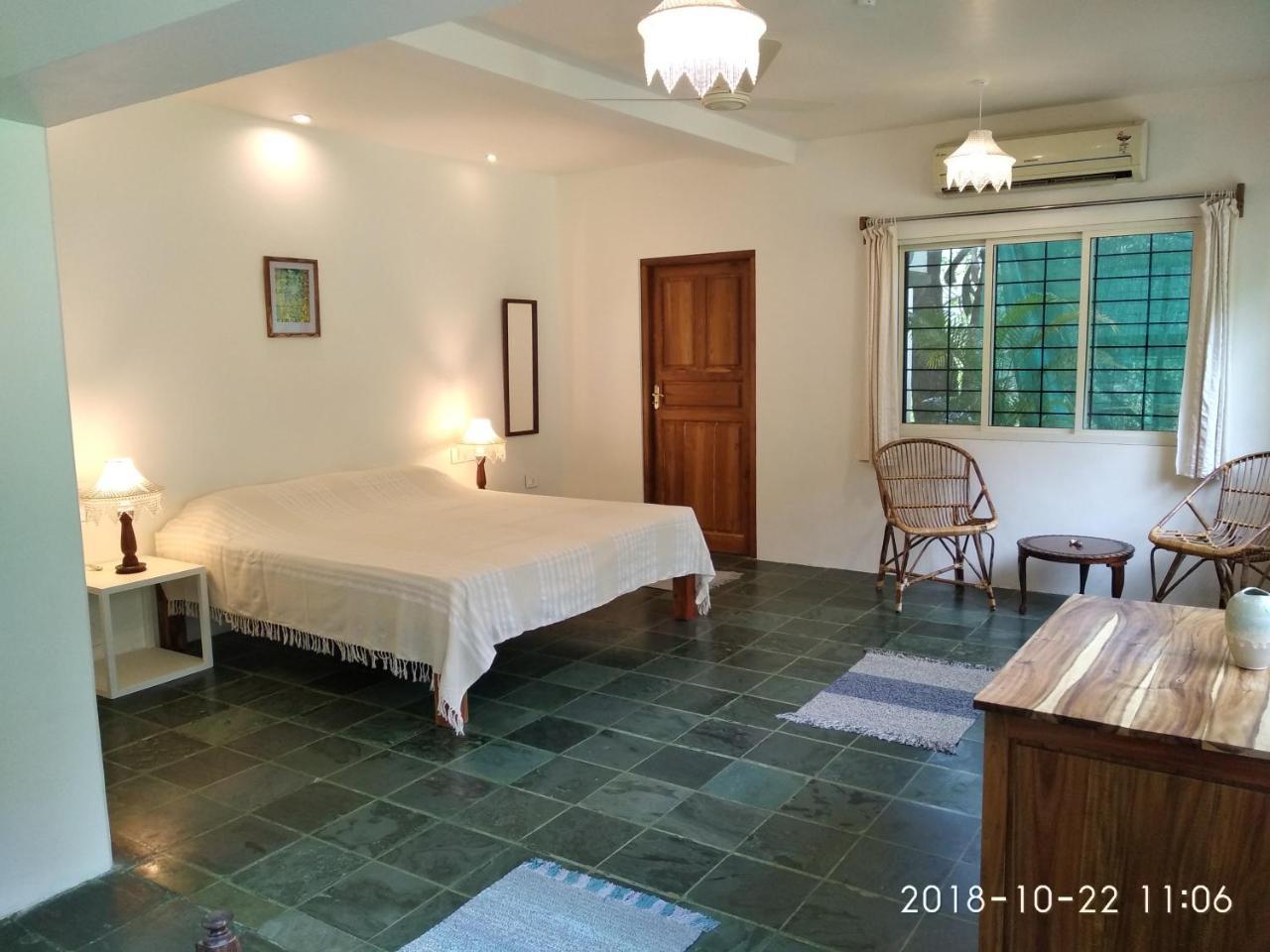 Isai Ambalam Guest House Pondicherry Exteriör bild
